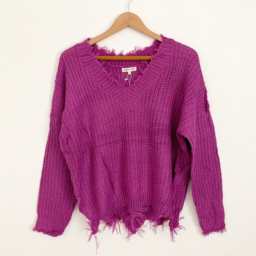 V-Neck Frayed Sweater - Picture 10 of 13